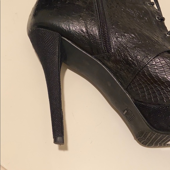 Stuart Weitzman Booties Size 10.5 - Picture 12 of 16